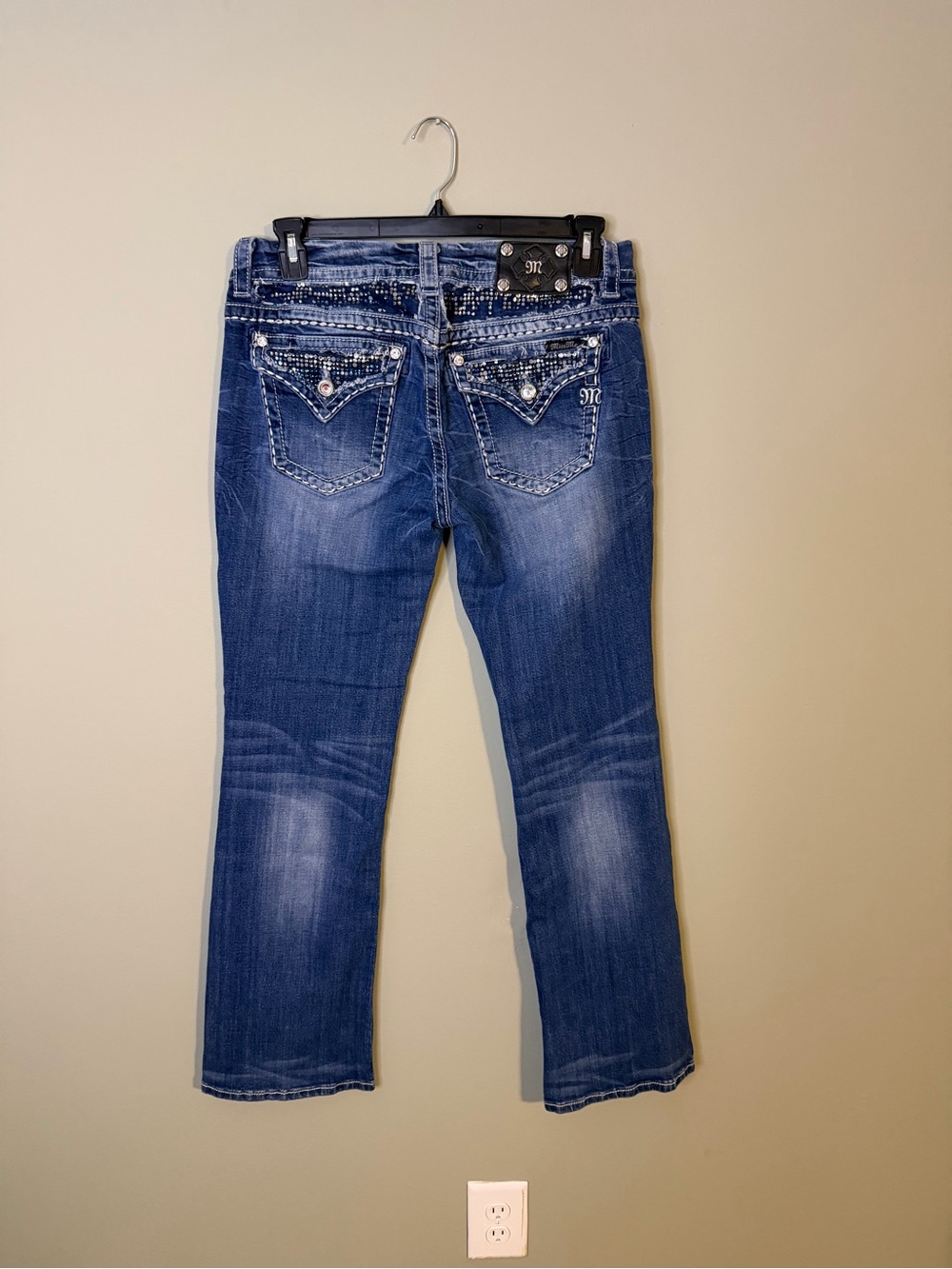 Gorgeous Y2K Miss Me Mid-Rise Easy Boot Jeans Embellished Pockets 33” Inseam